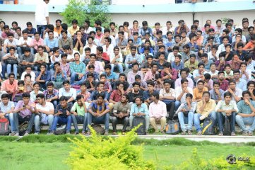 Mahnubhavudu Movie 2nd Song Launch At Vignan College